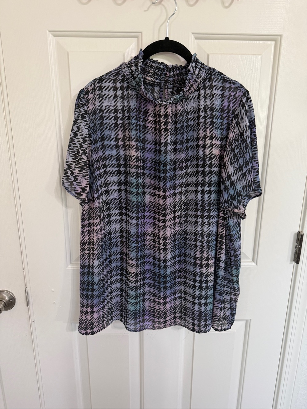 Torrid 2 2X Purple Blue Houndstooth Sheer Mock Neck Blouse Keyhole 18 20